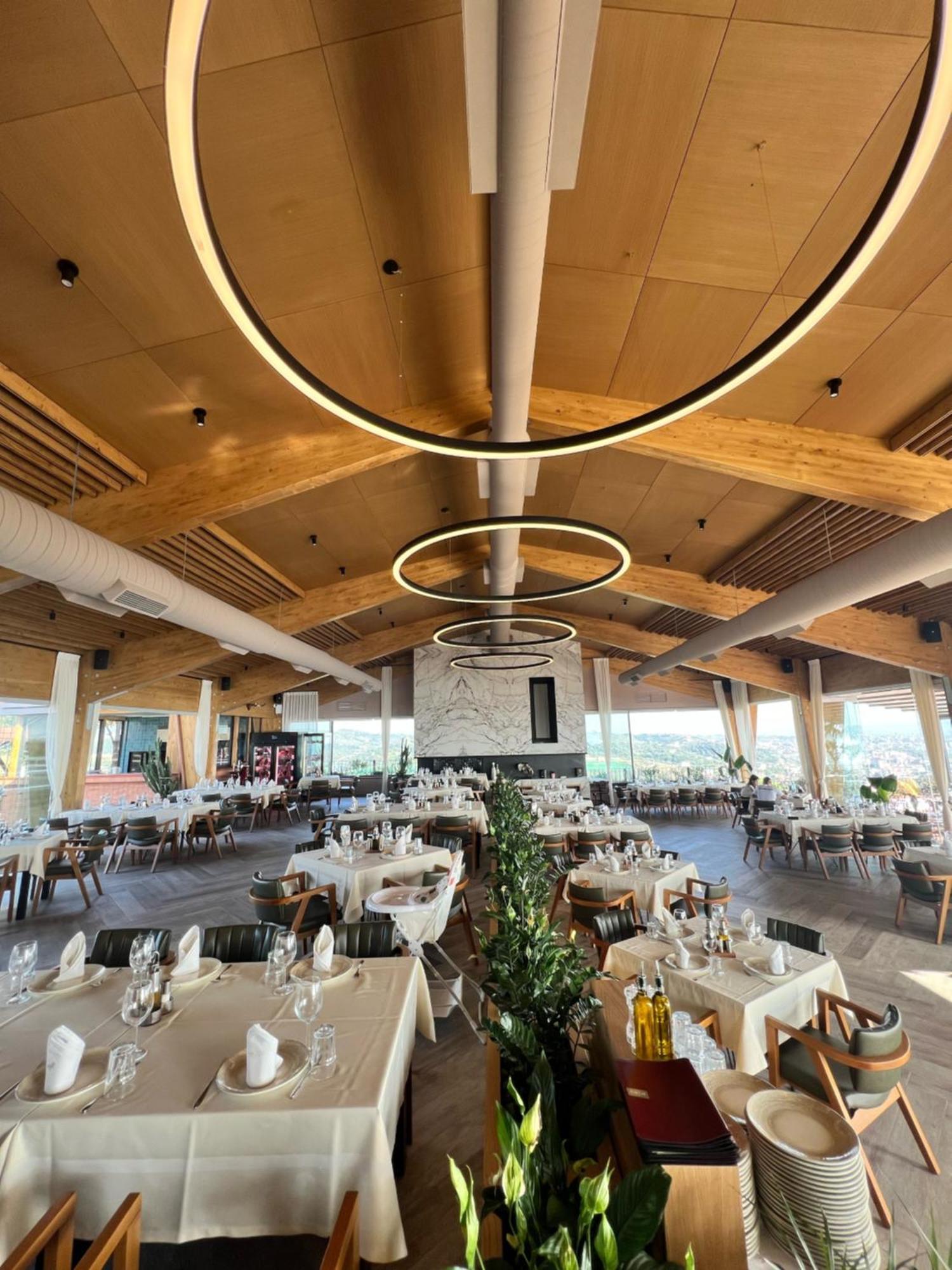 Agroturizem Kodra E Kuajve Hotel Shkallnur ภายนอก รูปภาพ