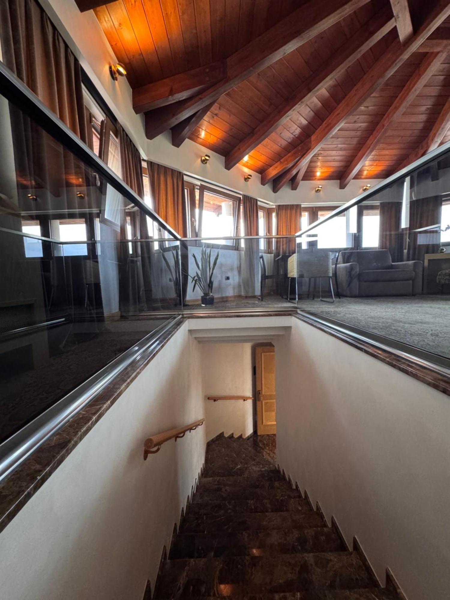Agroturizem Kodra E Kuajve Hotel Shkallnur ภายนอก รูปภาพ